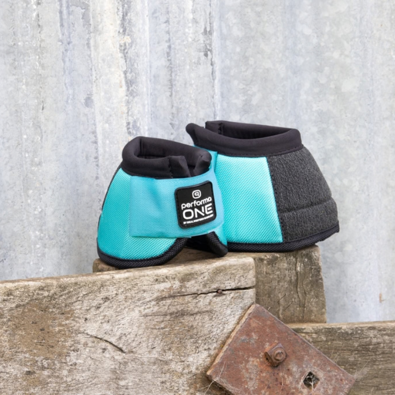 teal bell boots.png